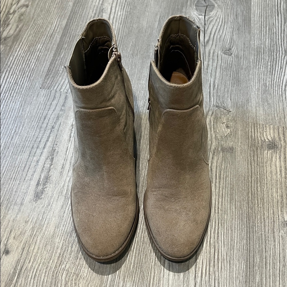 Universal Thread booties - Picture 2 of 5